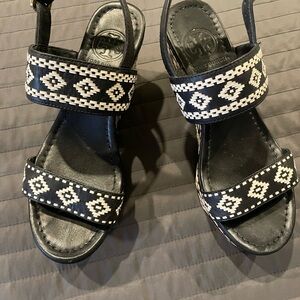 Tory Burch Geometric Navy and White Sandals